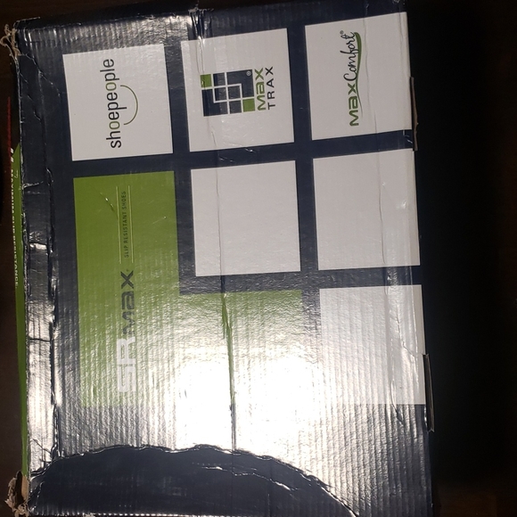 Shoes - Picture 4 of 5